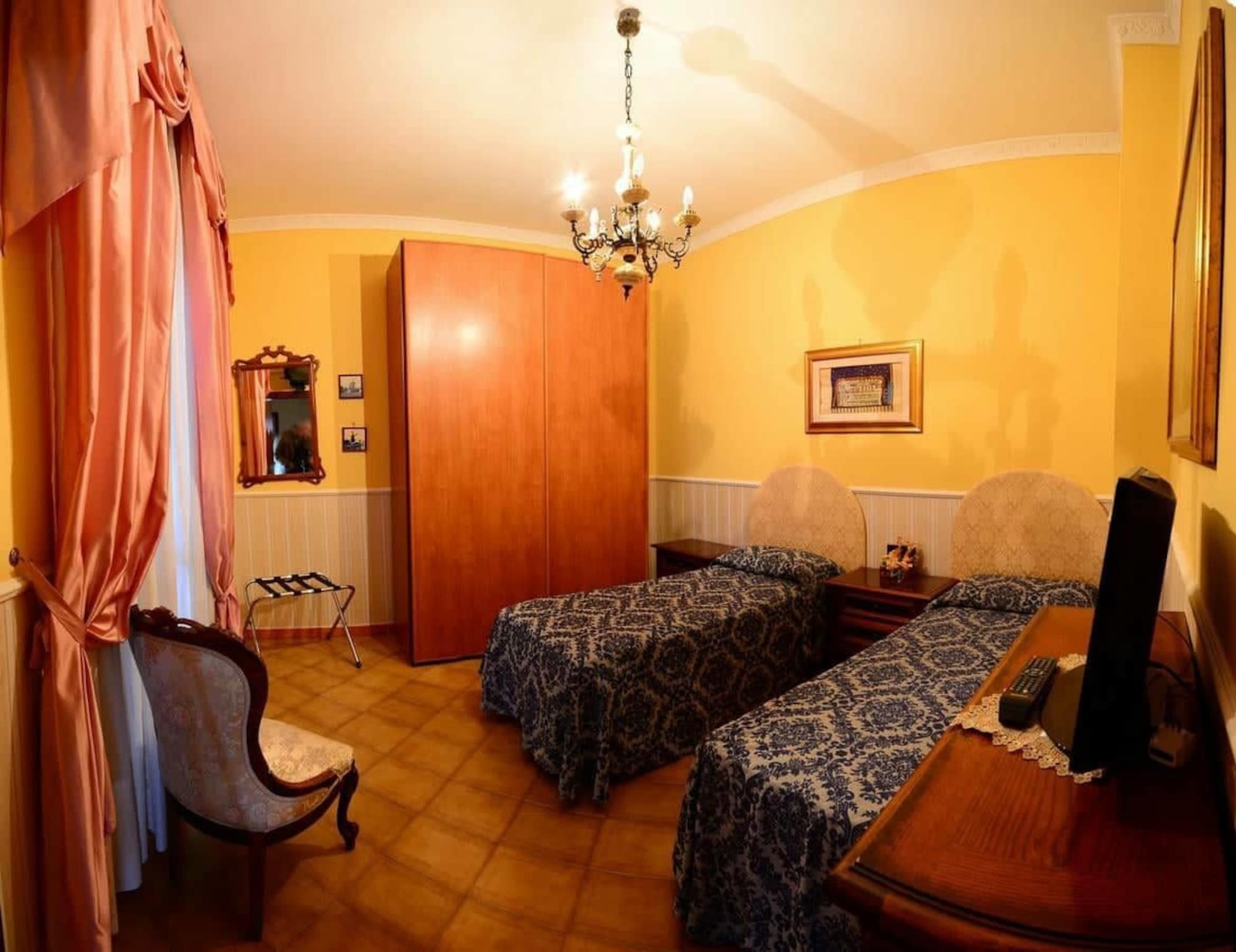 Affittacamere Hillary House Fiumicino